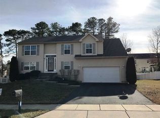 207 Branch Hill Dr, Egg Harbor Township, NJ 08234