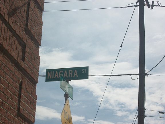 4th image of 158-160 Niagara St