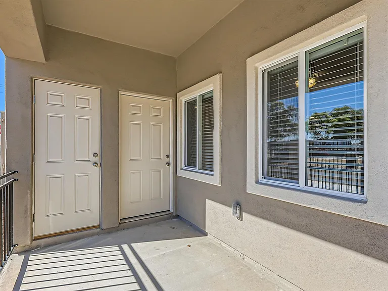 7010 N 80th Ave — Photo 23