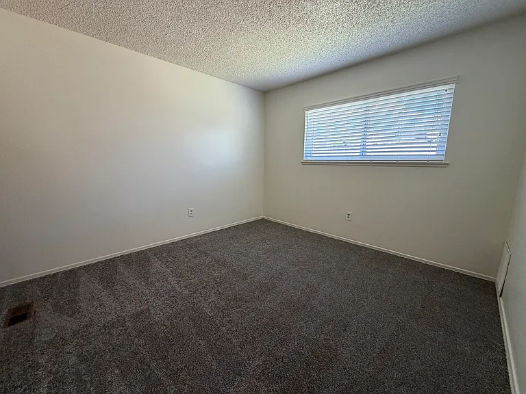 15176 Oakwood Ln — Photo 18