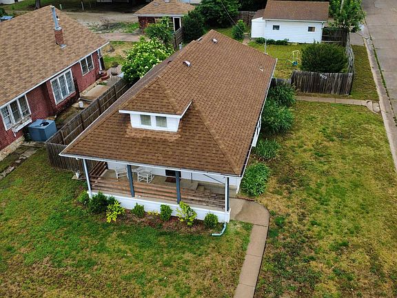 3rd image of 903 N Washington Ave