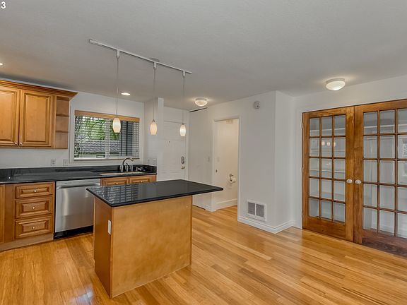 4th image of 4 SW Touchstone Dr #135