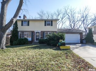 1700 W Willow Wood Dr, Peoria, IL