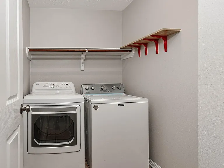 11 Fair Light Ct — Photo 20