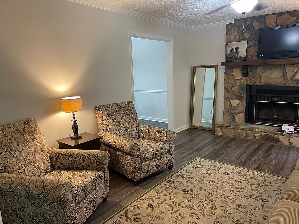 Stoney Acres Dr NW, Kennesaw — Photo 2