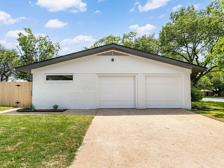 4501 Packsaddle Rd — Photo 33