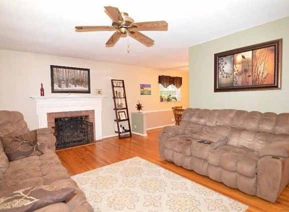 2nd image of 7261 Jamerine Ct