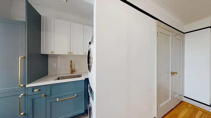 Rented by Bond New York | media 32