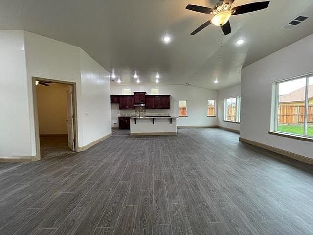 2nd image of 809 Clora Ann Ave