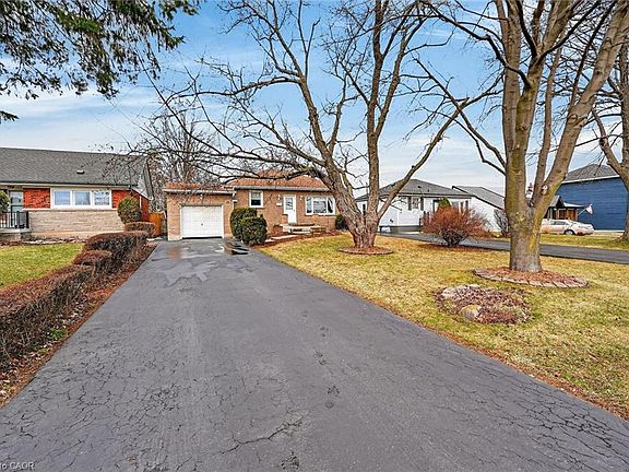 2nd image of 172 Ridge St