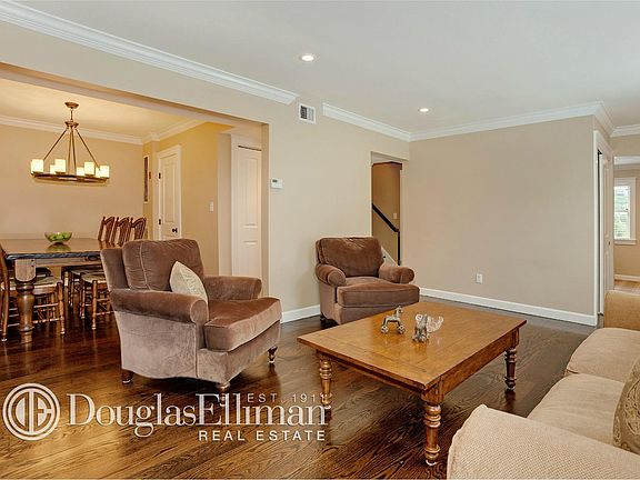4th image of 139 Terrace Ln