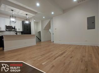 1614 W Belle Plaine Ave #DD2, Chicago, IL 60613