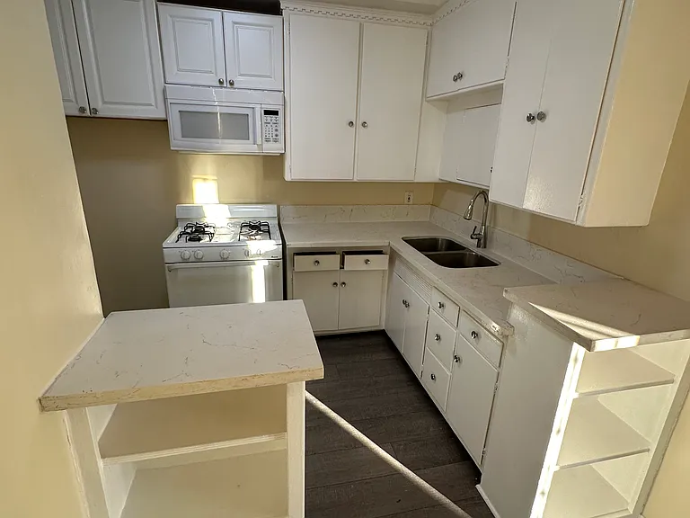 5405 Fernwood Ave — Photo 9