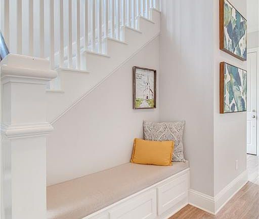 5th image of 2080 Bridgewater Ave