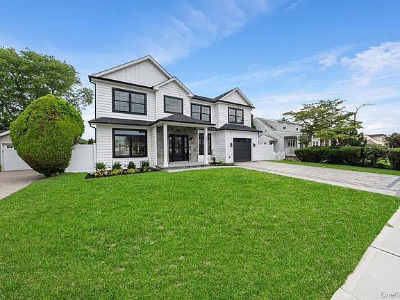 2nd image of 1301 Lakeside Drive