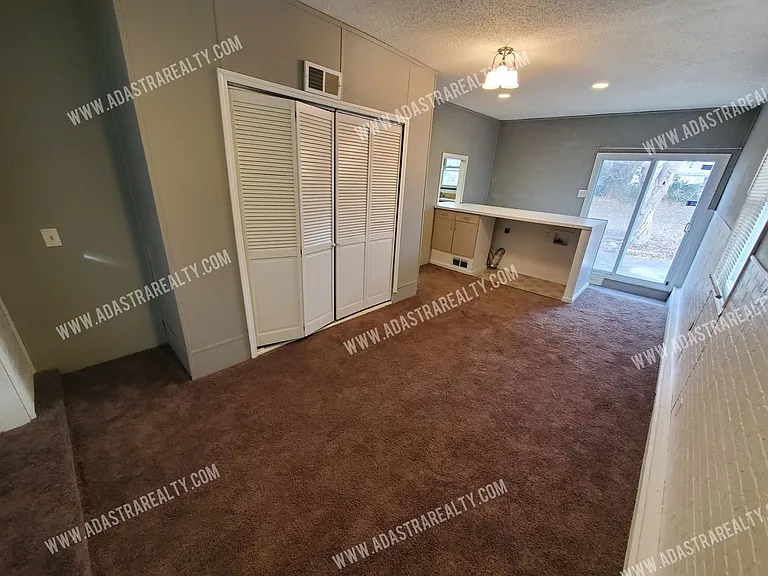 9909 Wheeling Ave — Photo 7