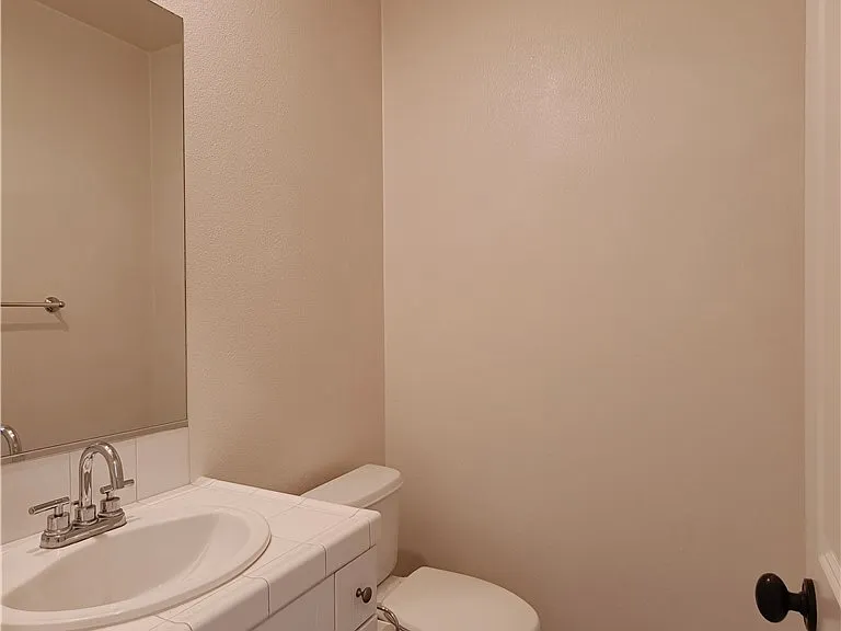 15765 Lindbergh Ave — Photo 29