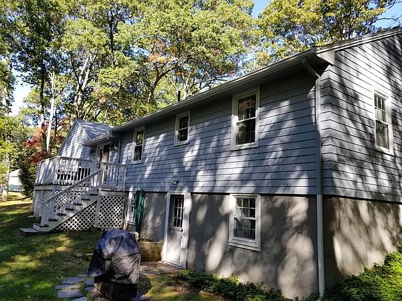 3rd image of 26 Summer St