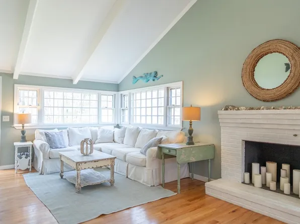154 Bayridge Dr, South Dennis, MA 02660