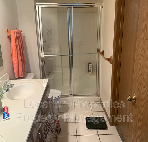 318 Creekside Ct #1 — Photo 8