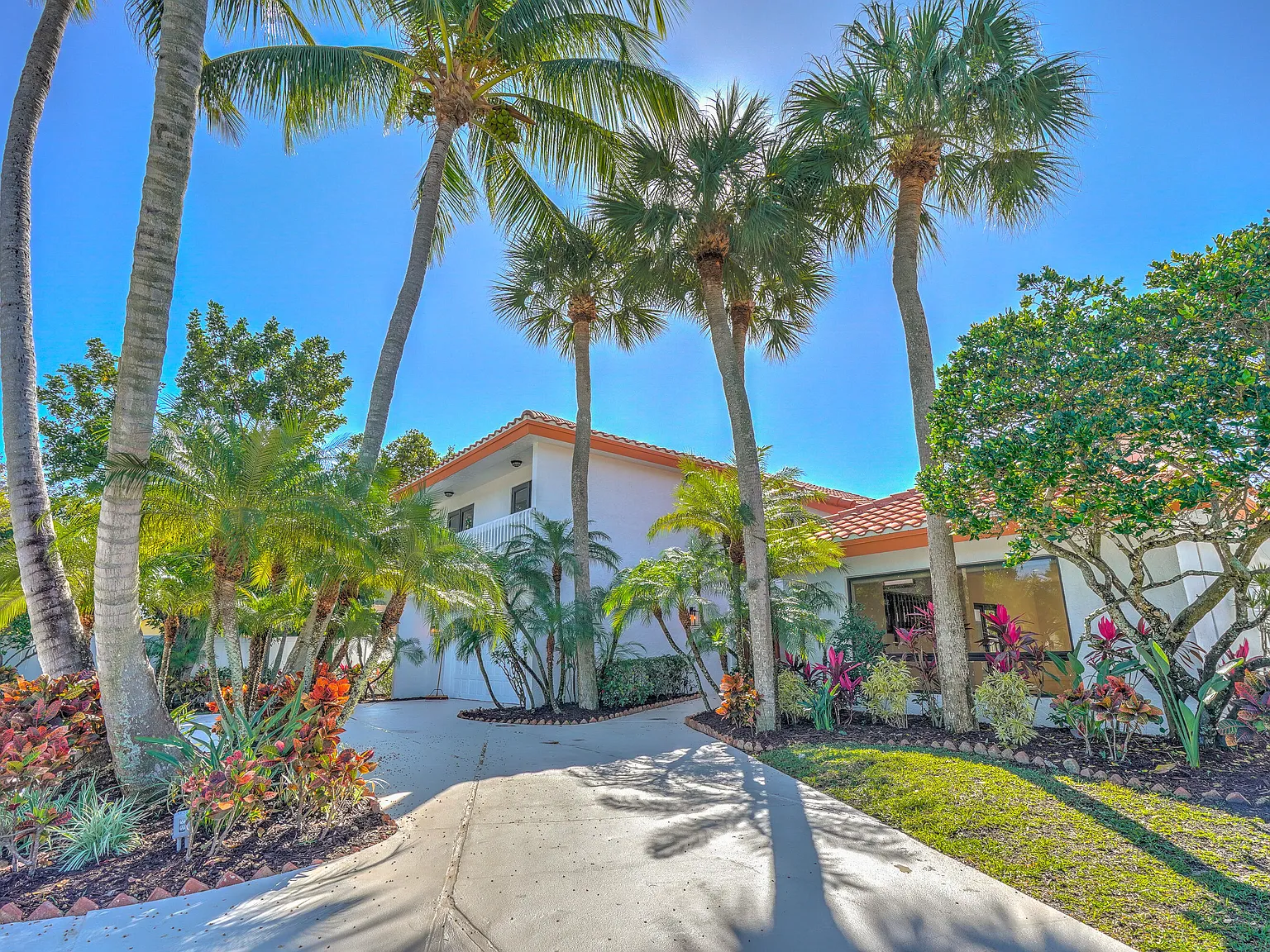 3 bed, 2.5 bath, 2946 sqft, $7,500 — Photo 3