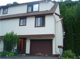 176 Beacon Hill Cmn, Beacon Falls, CT 06403