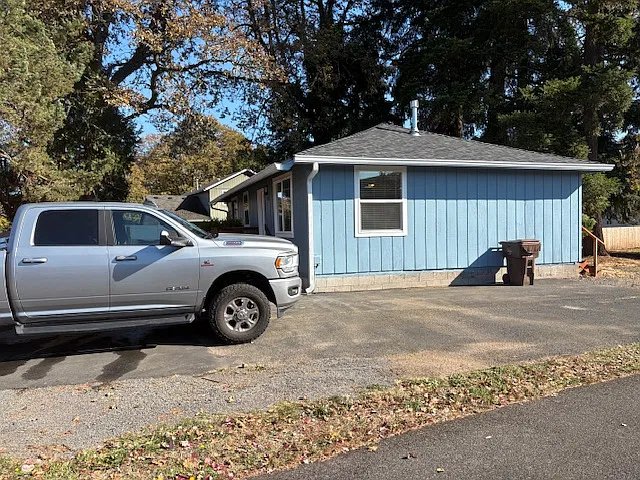 3 bed, 1040 sqft, $2,000 — Photo 3