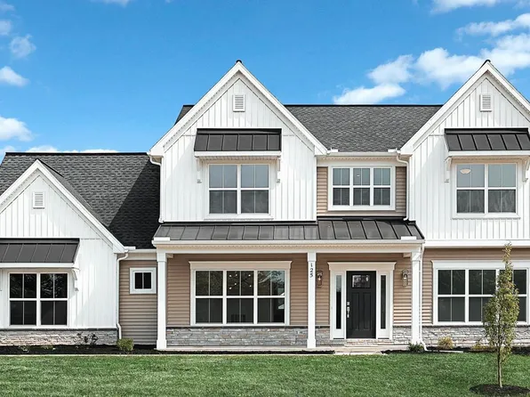 125 Forge Dr, Lebanon, PA 17042