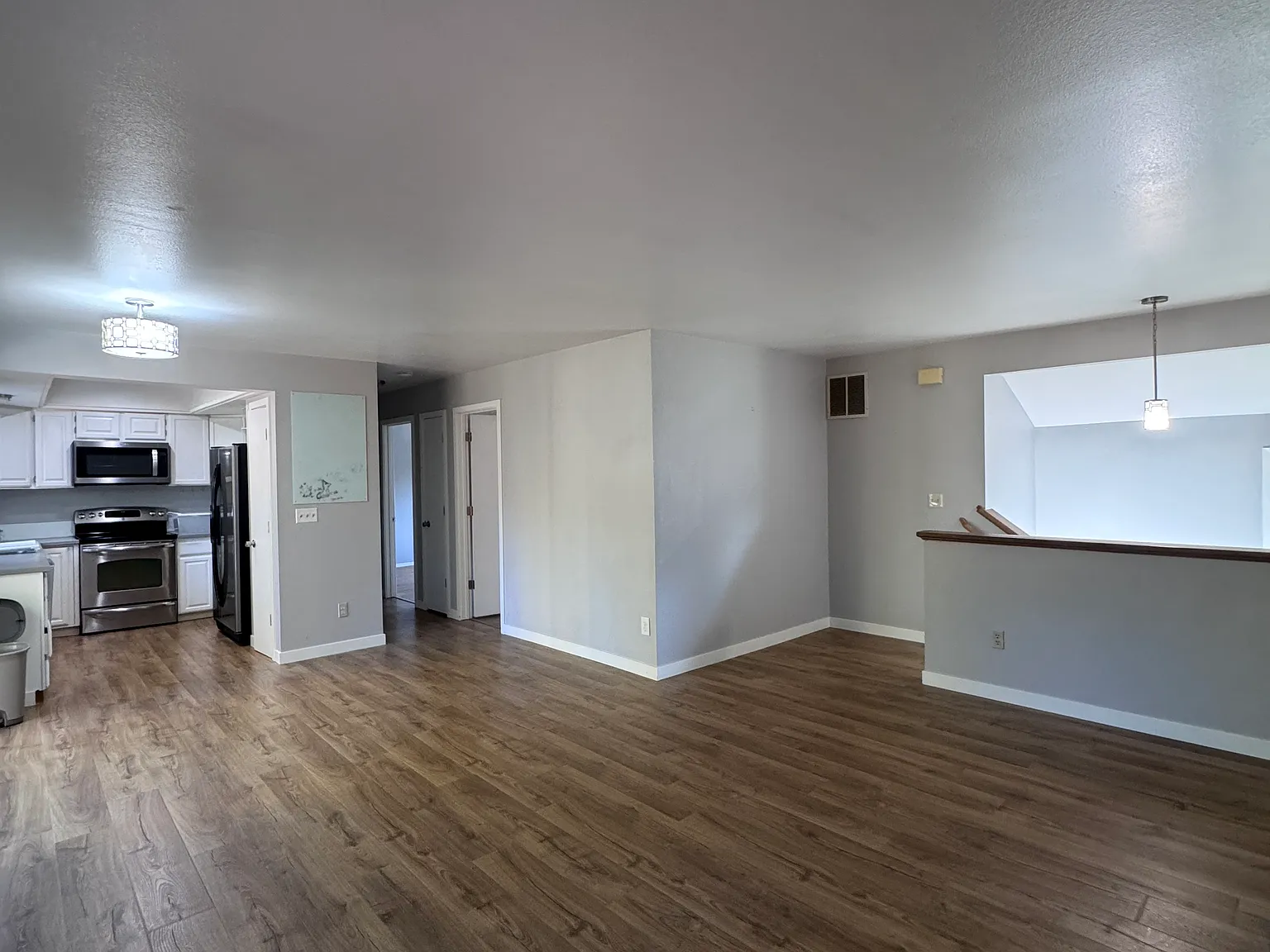 3 bed, 1310 sqft, $2,695 — Photo 4