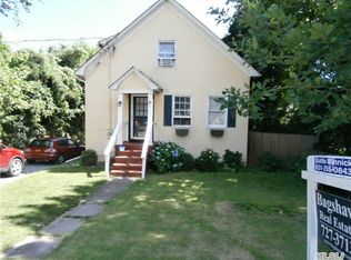 1287 W Main St, Riverhead, NY 11901