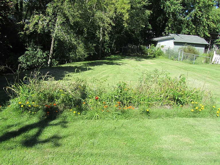 Garden area & attached lot