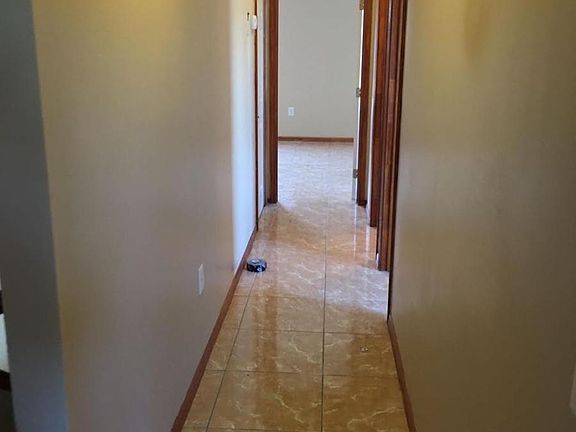 5th image of 725 Hawk Ln
