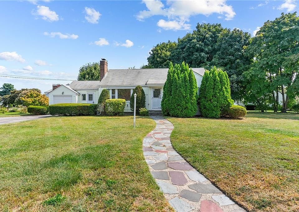 1st image of 135 Garden City Dr