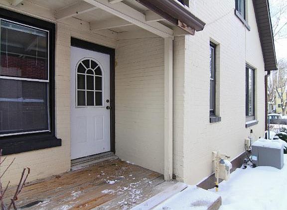 5th image of 869 Manomin Ave