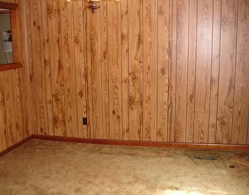 3rd image of 339 Rockwood Ave