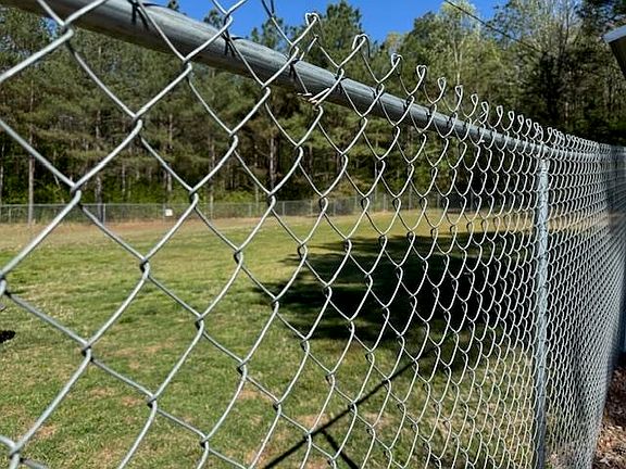 3rd image of 2551 Naylor Rd