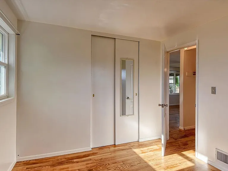 3015 W Eloika Ave — Photo 6