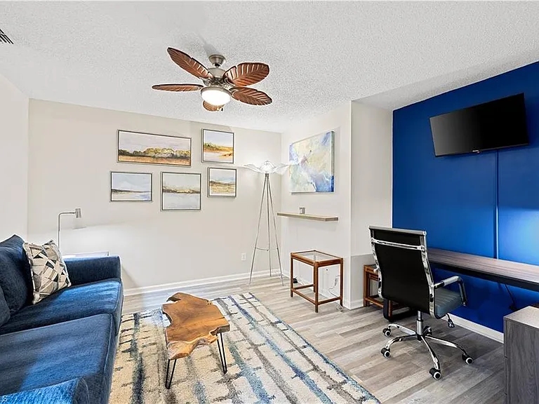 6900 Dennis Cir #J-205 — Photo 18