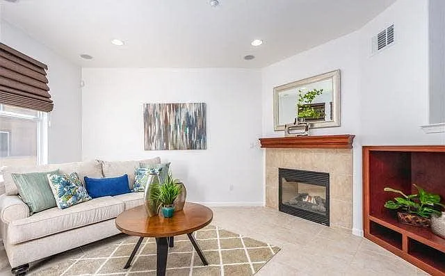 5325 Sherwood Way — Photo 4