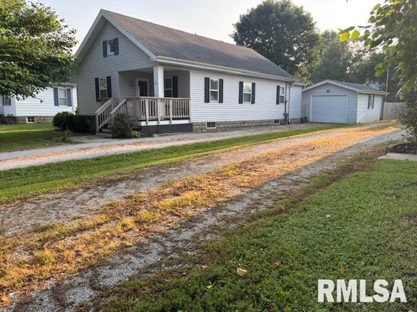 628 University St, Carlinville, IL 62626