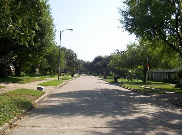 2nd image of 1014 Hidden Valley Dr