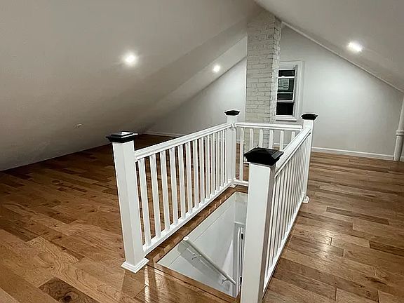 3rd image of 112-29 200th St #2