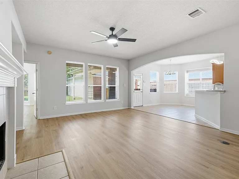 6165 Darlington Ct — Photo 18