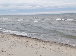 572 Edgemere Dr, Rochester, NY 14612