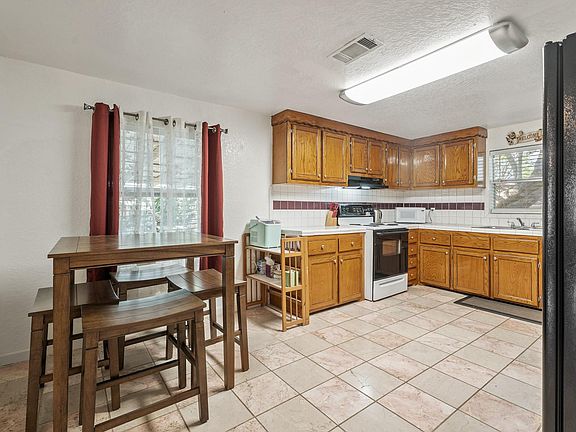 4th image of 4514 E 24th St