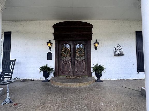 2nd image of 503 E Main St