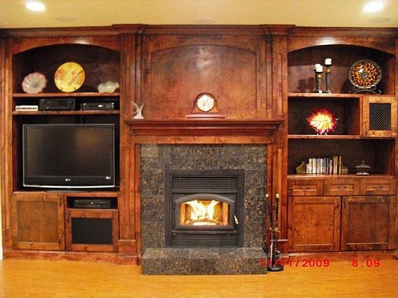 Family Room w/Built in