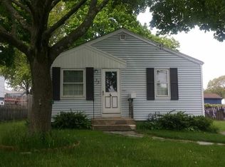 33 Ralston St, Warwick, RI 02888