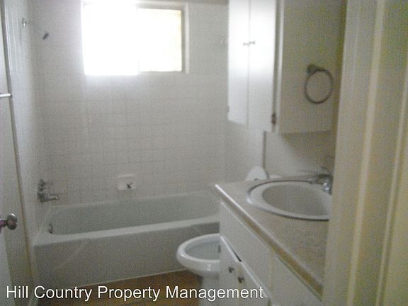5th image of 2805 Lovell Dr #A