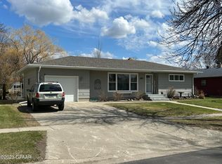 1478 Kittson Ave, Grafton, ND 58237